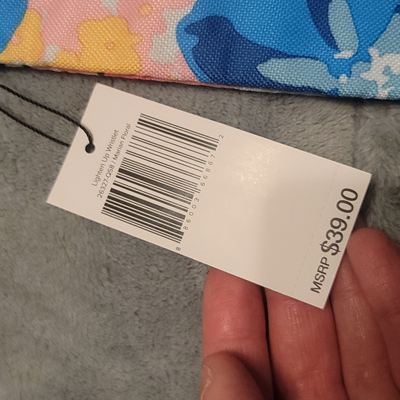 VERA BRADLEY LIGHTEN UP WRISTLET: Marian Floral: "lei'd back days await": NWT - Picture 3 of 5